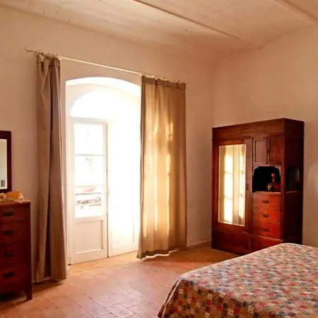 Agriturismo La Moraia * פוג'יבונסי
